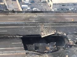  Parte del ponte crollato sulla A14<br><br><p><strong><span style=